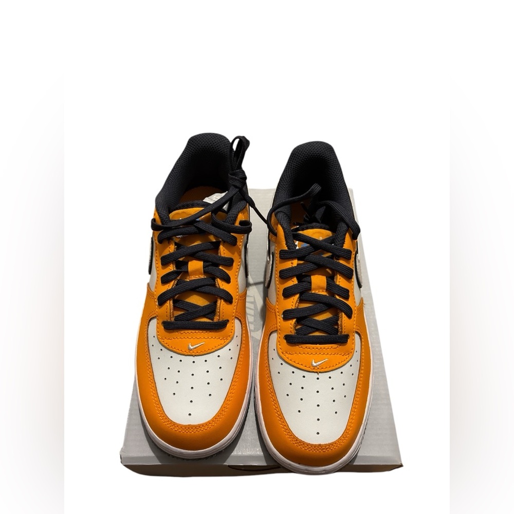 Nike force 1 low- kids never worn